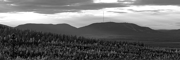 0577 - A - Early summer view to Pyhatunturi b&w - HD