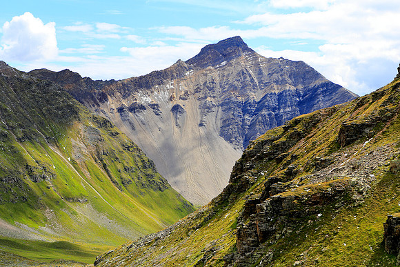 1759 - Canyon view to Lenzerhorn