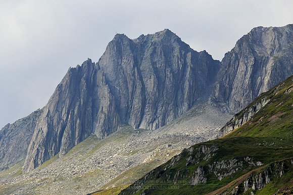 1778 - Steep mountains