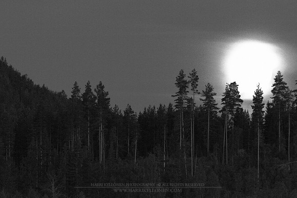0199 - B - Big moon