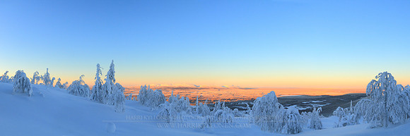0512 - A - Warm light in the distance - HD