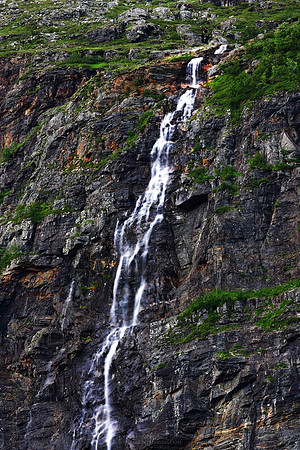1084 - Milky waterfall
